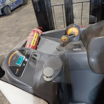 USED 2016 CROWN RR5725-45