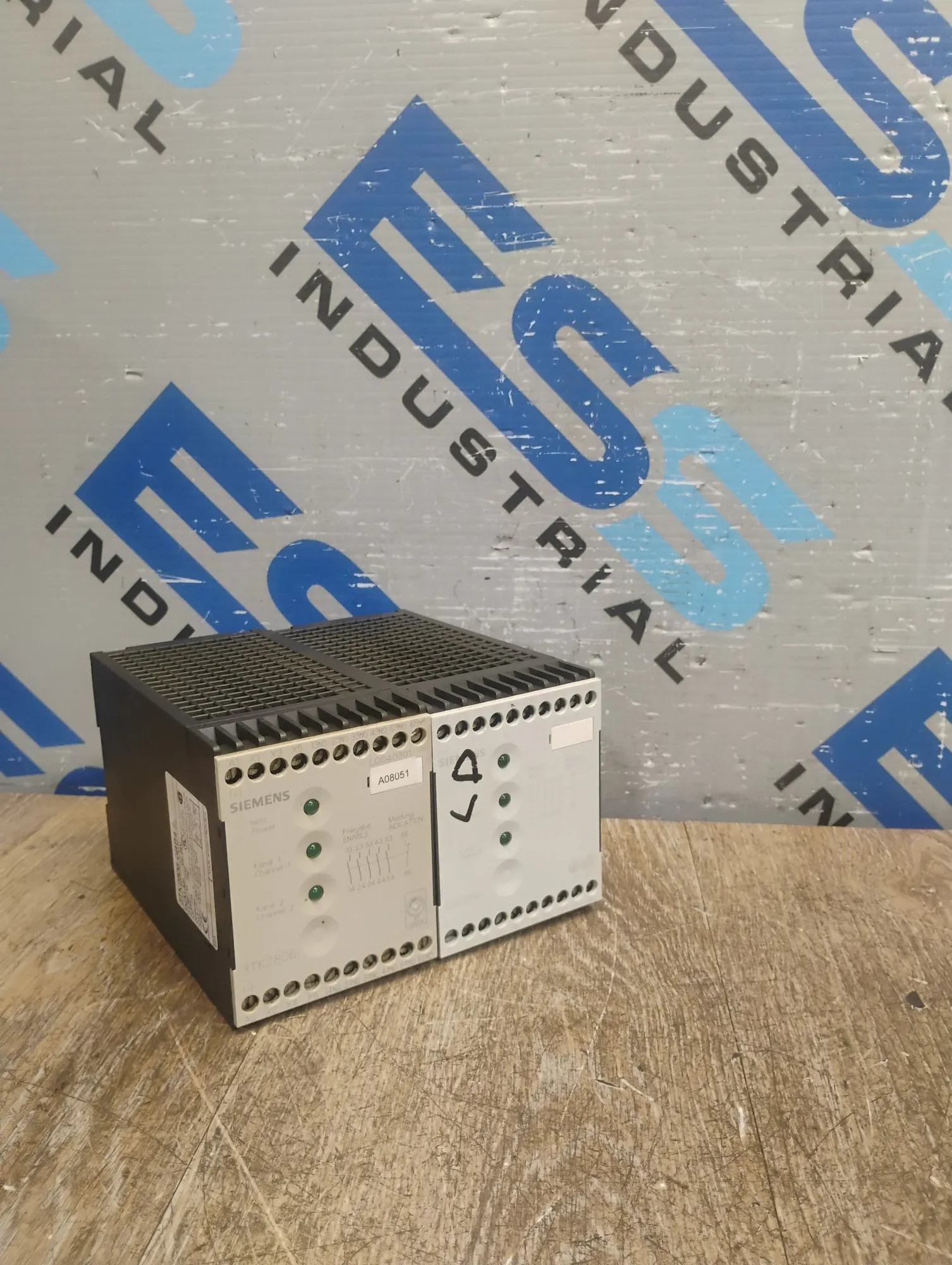 USED SIEMENS 3TK2806-0B64