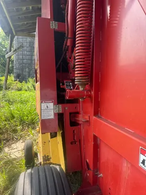 NEW HOLLAND 648 Balers | Penncon Management, LLC (32)