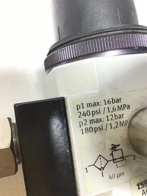 Festo LFR-D-MIDI/A643 Filter Regulator & Pressure Gauge Max Press 240PSI (16bar)