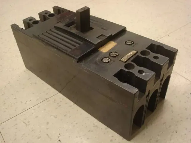 General Electric TFK236F000 Circuit Breaker 225 Amps 600VAC Used
