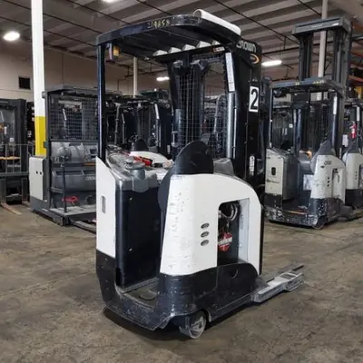 USED 2018 CROWN RR5725-45
