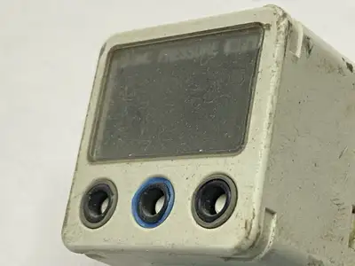 ISE40A-N01-T | SMC  Pneumatic Pressure Switch -  For parts or not working