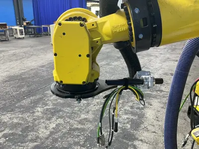 USED 2020 FANUC R2000IC 210L