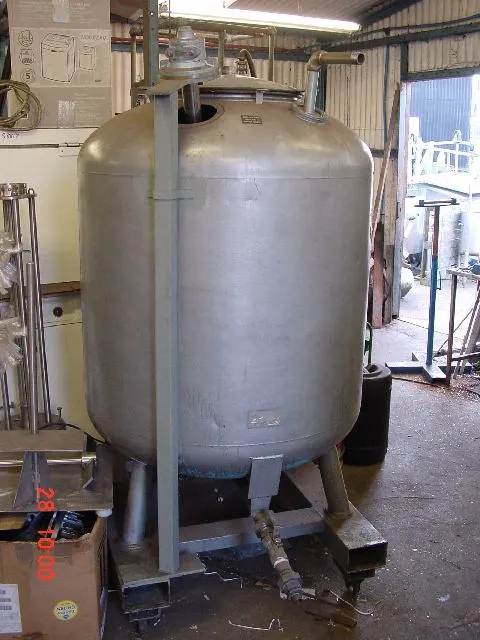820 L S/S Enclosed Mixer