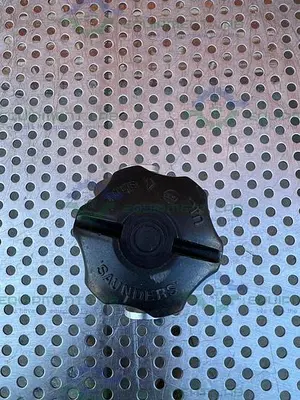 USED SAUNDERS DIAPHRAGM VALVE W/ 1/2" SANITARY FITTING