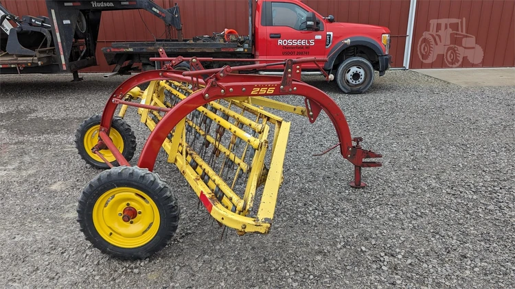Used NEW HOLLAND ROLABAR 256 Hay Rakes | Rosseel's Equipment Inc #720721