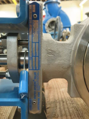 Jamesbury 4"-150  Butterfly Valve with Pneumatic Actuator and ND9206 Controller , Unused
