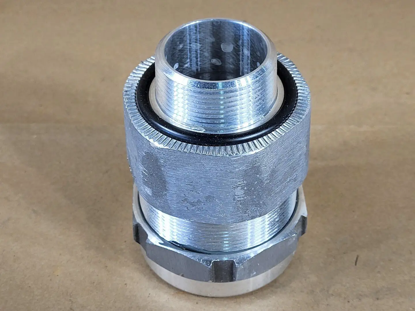 NEW THOMAS & BETTS ST150-472