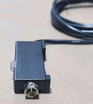 NEW KEYENCE FS2-62P