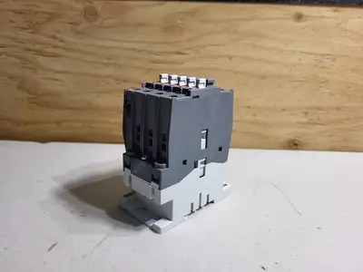 NEW ABB A40-30-10-84