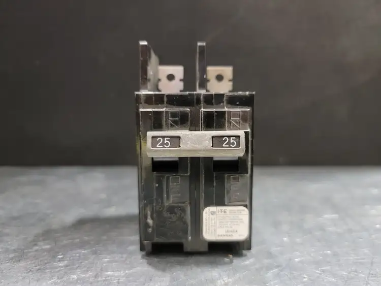 Used SIEMENS BQ225 Switchgears British Columbia CA | Lenmark #238863