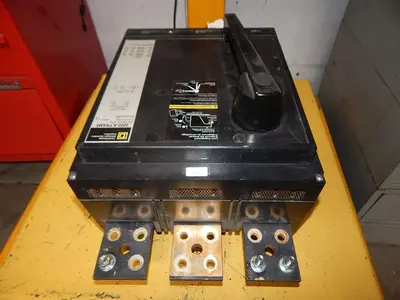 Used SQUARE D 04-15311-474 Circuit Breakers Texas US | Aucto #1308314