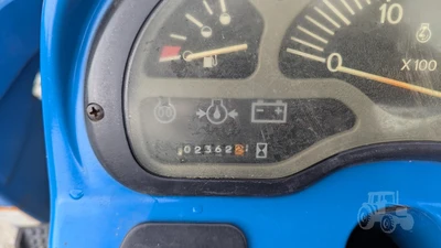 USED 1999 NEW HOLLAND TC33D