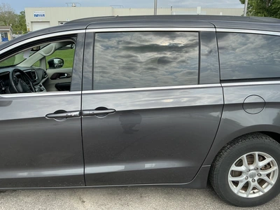 USED 2020 CHRYSLER VOYAGER