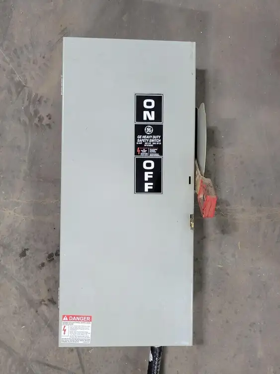 Used GENERAL ELECTRIC NP1578000C Switchgears British Columbia CA | Lenmark #239248