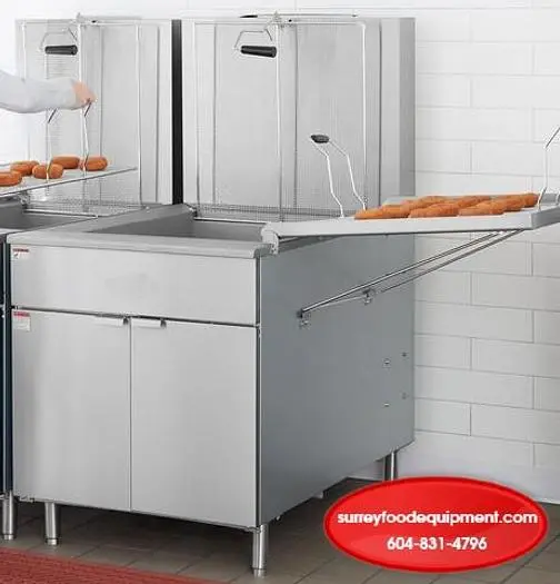 Natural Gas or Propane 110-125 lb. Flat Bottom Funnel Cake / Donut Fryer - 90,000 BTU