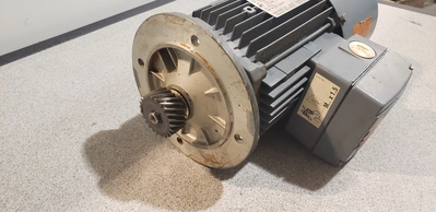 SEW Electric Motor SF67 DT80K4/BMG/TF/IS