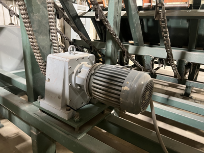 Automated Lumber Handling 6 Chain Unscrambler