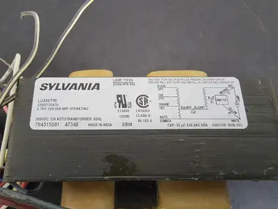 USED SYLVANIA LU250/TRI