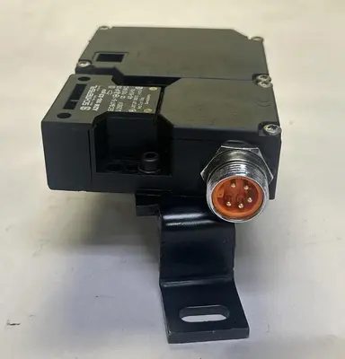 Used SCHMERSAL AZM160-22YPA Relays & Switches | Surplus Asset Holdings #1205694