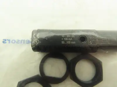 Balluff BOS 18KF-PA-1HA-S4-C Photoelectric Diffuse Sensor 10-30VDC 18mm x 96mm