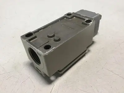 USED OMRON D4B-2171N