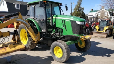 USED 2014 JOHN DEERE 6105D
