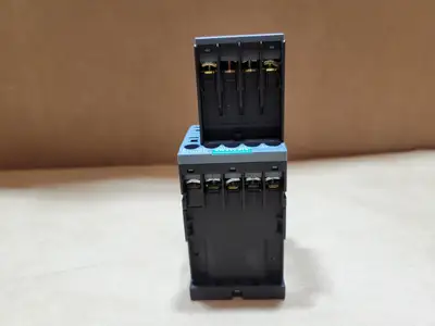 USED SIEMENS 3RH2911-1FA22