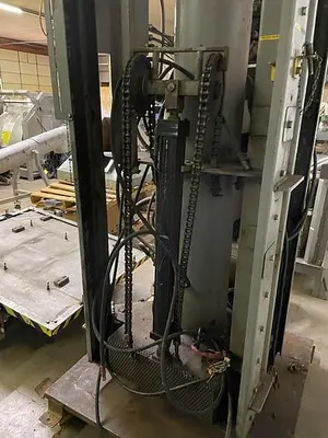 Whallon High Speed Bright Can Palletizer