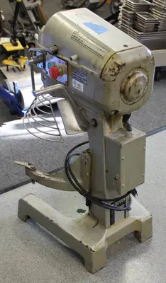 20 Quart Commercial NSF Dough mixer DOYON SM 200