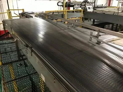 Multi-Conveyor Pressureless Combiner Single Filer Conveyor