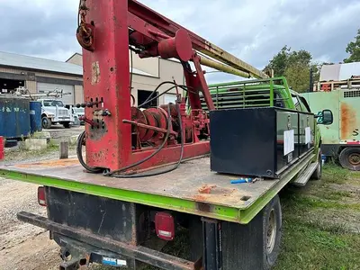 Used CYCLONE UTILITY HOIST MODEL 40 FLEET MASTER PUMP AND WELL SERVICE RIG Service & Utility Trucks Pennsylvania US | East West Machinery & Drilling #1417293
