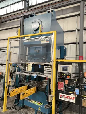 2011 KOMATSU OBS200-61 OBI / Gap Frame Press | Universal Press & Machinery (UPM) (3)