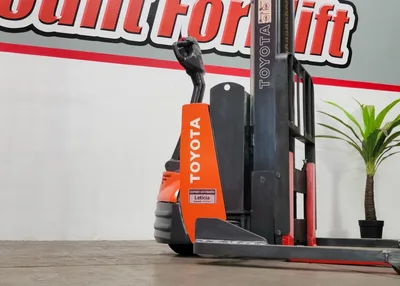 USED 2015 TOYOTA 7BWS10