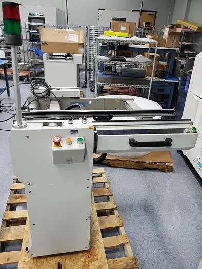 Used UIC - UNIVERSAL INSTRUMENTS CORP 44" LIFTGATE CONVEYOR Conveyors Florida US | SMT Resource #484232
