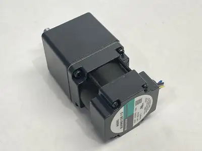 USED ORIENTAL MOTOR BRUSHLESS DC MOTOR 200RPM 24VDC 15W