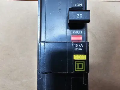 NEW SQUARE D QOB230GFI