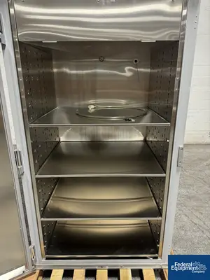 USED Environmental Specialties 33.8 Cu Ft Environmental Specialties Environmental Chamber, Model ES2000 CS