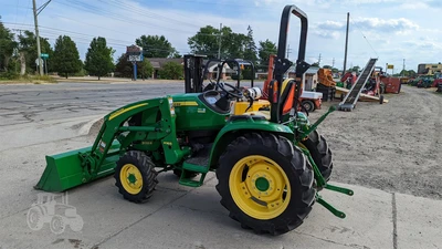 USED 2015 JOHN DEERE 3033R