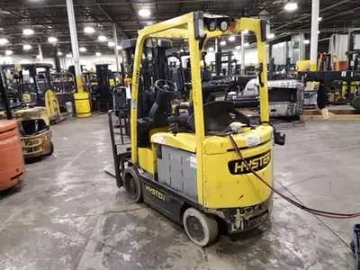 USED 2022 HYSTER E60XN-33