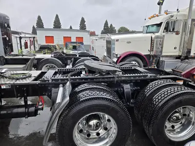 USED 2023 FREIGHTLINER CORONADO 122 SD