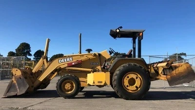 USED 2017 Deere 210 LE