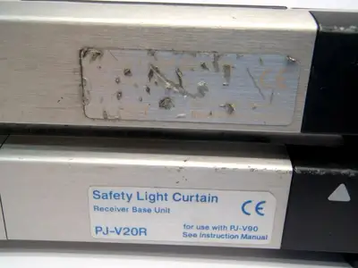 USED KEYENCE LIGHT CURTAIN