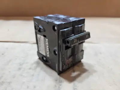 Used SIEMENS Q220 Switchgears British Columbia CA | Lenmark #1438578