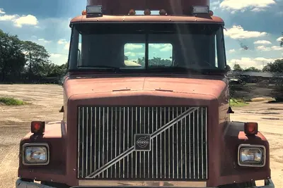 Used 1996 VOLVO WG64 Conventional trucks Kentucky US | Proxy Equipment #1384926