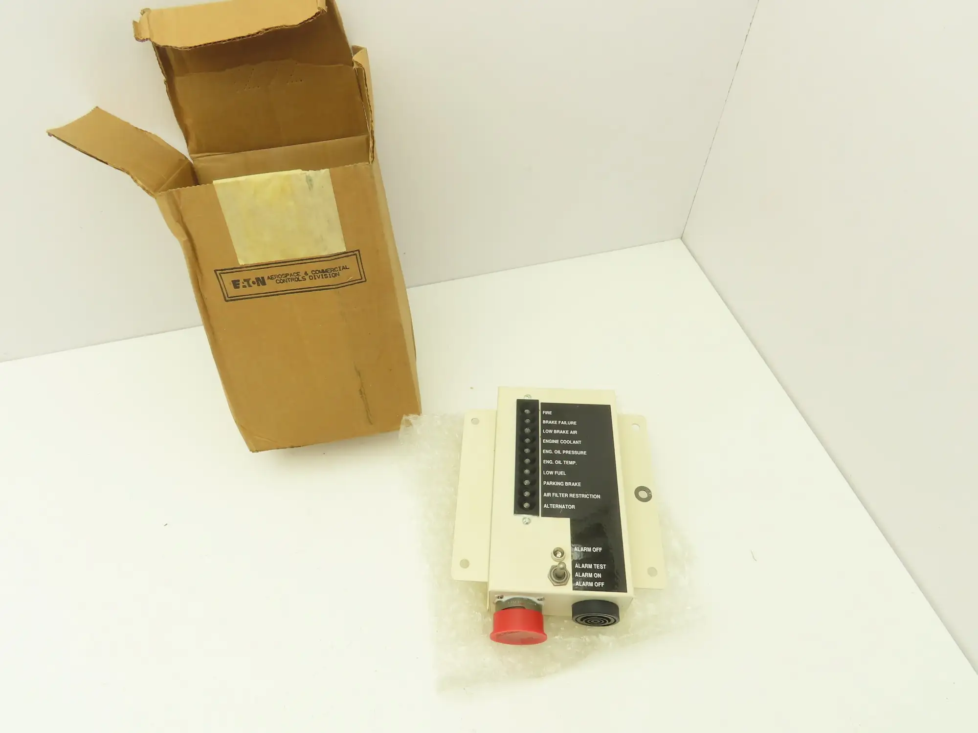 Eaton FSCM81640 Annunciator Panel Indicator Display Oil/Air Filter/Fire W/ Alarm