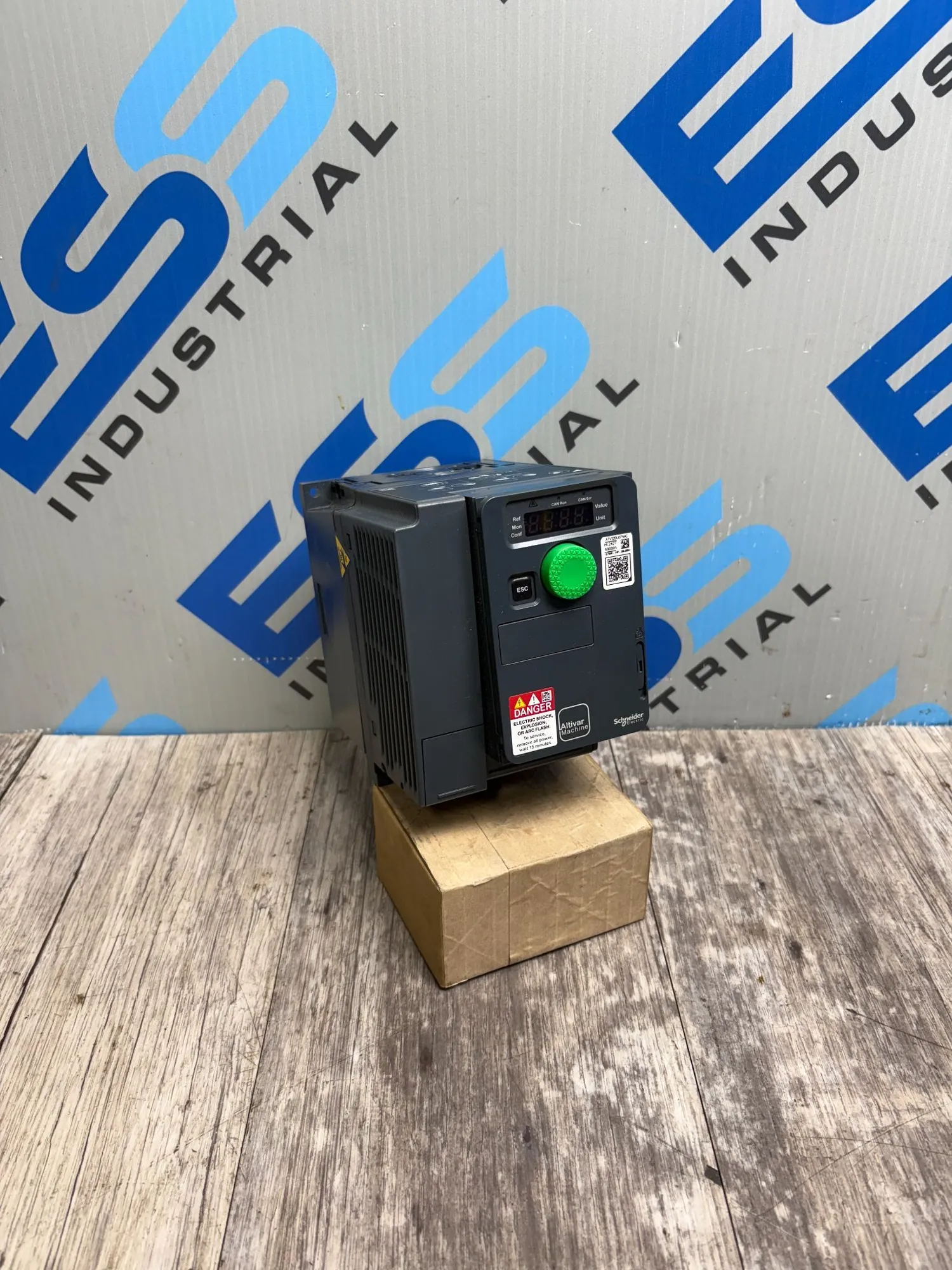 USED SCHNEIDER ELECTRIC ATV320U07N4C