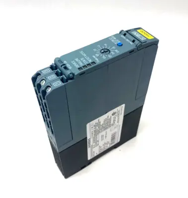 USED SIEMENS SIRIUS REVERSING STARTER, SCREW-TYPE MISSING COVER
