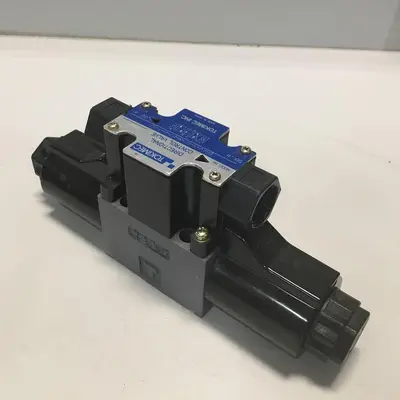 USED TOKIMEC DG4V-3-6C-M-P7-H-7-52
